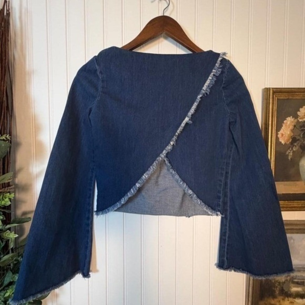 N / Nicholas Denim Crop Top Womens Size 0 Blue Excellent Raw Hem Bell Sleeve
